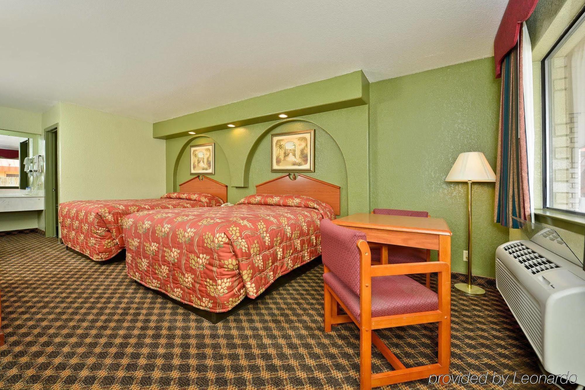 Budget Inn San Antonio Downtown I-10 East Exteriör bild